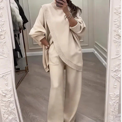 🔥 Novinka! Dámský dvoudílný set: asymetrický svetr + široké kalhoty. Volný střih, měkký a ultra pohodlný materiál 👚 Doprava zdarma ✨
