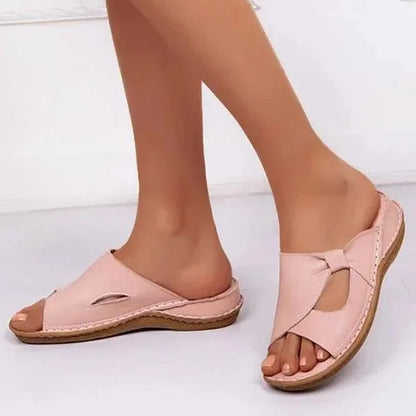 Nowe stylowe i wygodne kapcie damskie.Materiał skórzany, wygodny w noszeniu.Na każdą porę roku【35-43】