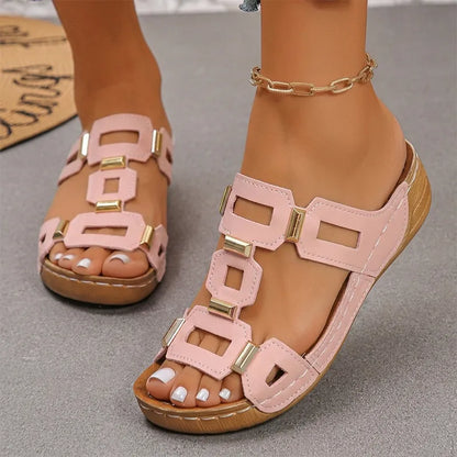 👡【Udobni in sproščujoči za hojo】Retro sandali s peto (z oporo za stopalski lok)
