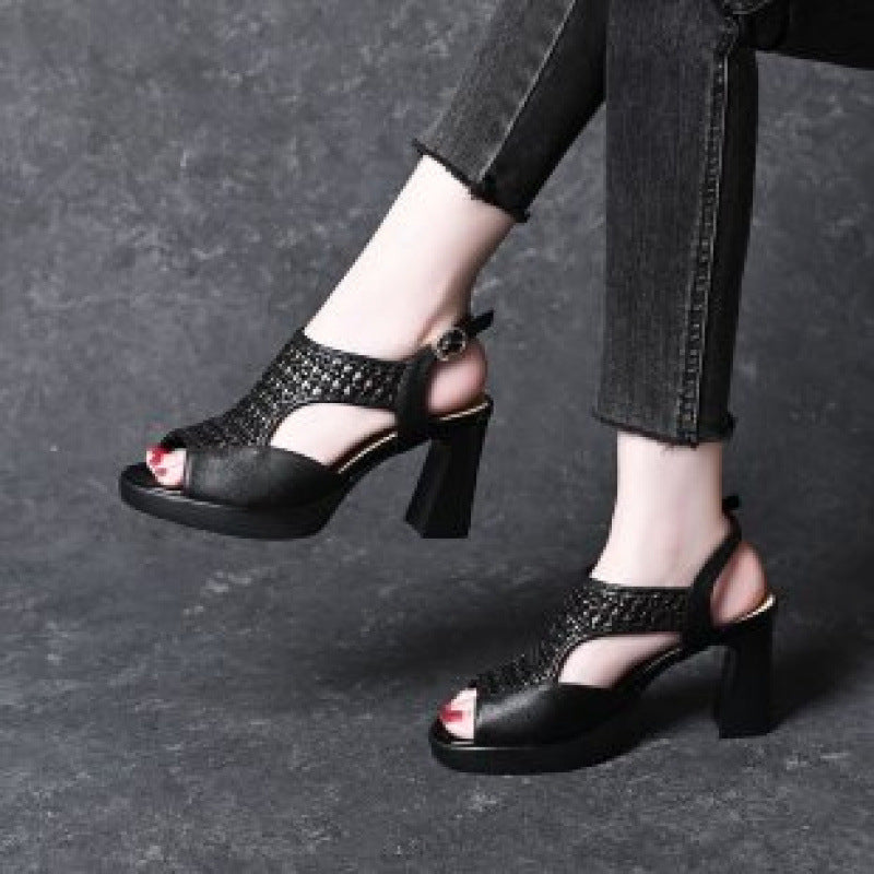 🔥【35-40】👡2025 Nowe letnie sandały, płaski obcas, odkryte palce, gruba podeszwa i płaski obcas, rybi pysk (wysokość obcasa 5/7 cm)