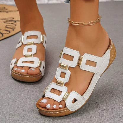 👡【Udobni in sproščujoči za hojo】Retro sandali s peto (z oporo za stopalski lok)